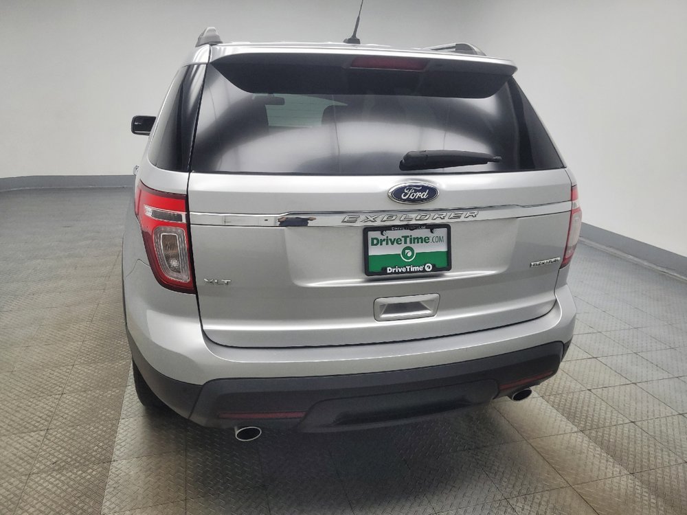 Used 2015 Ford Explorer XLT w/ Equipment Group 202B FWD image 6