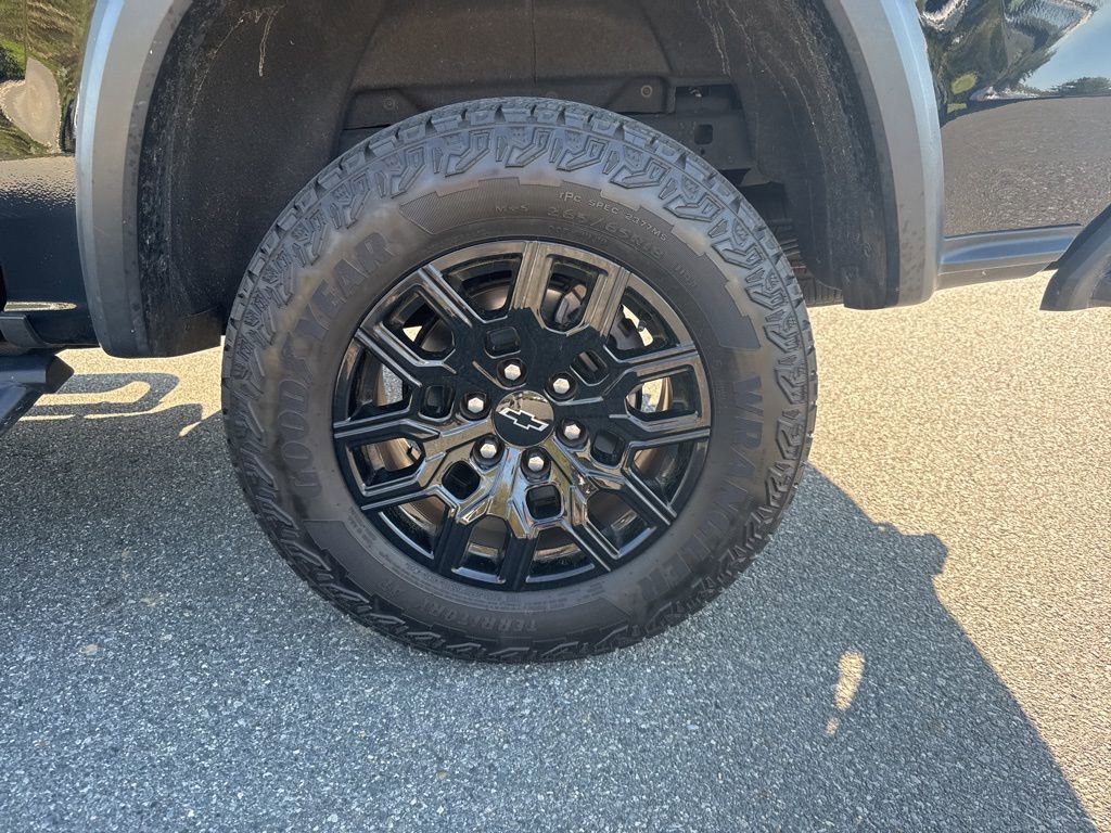 Used 2024 Chevrolet Colorado Trail Boss w/ Technology Package image 9