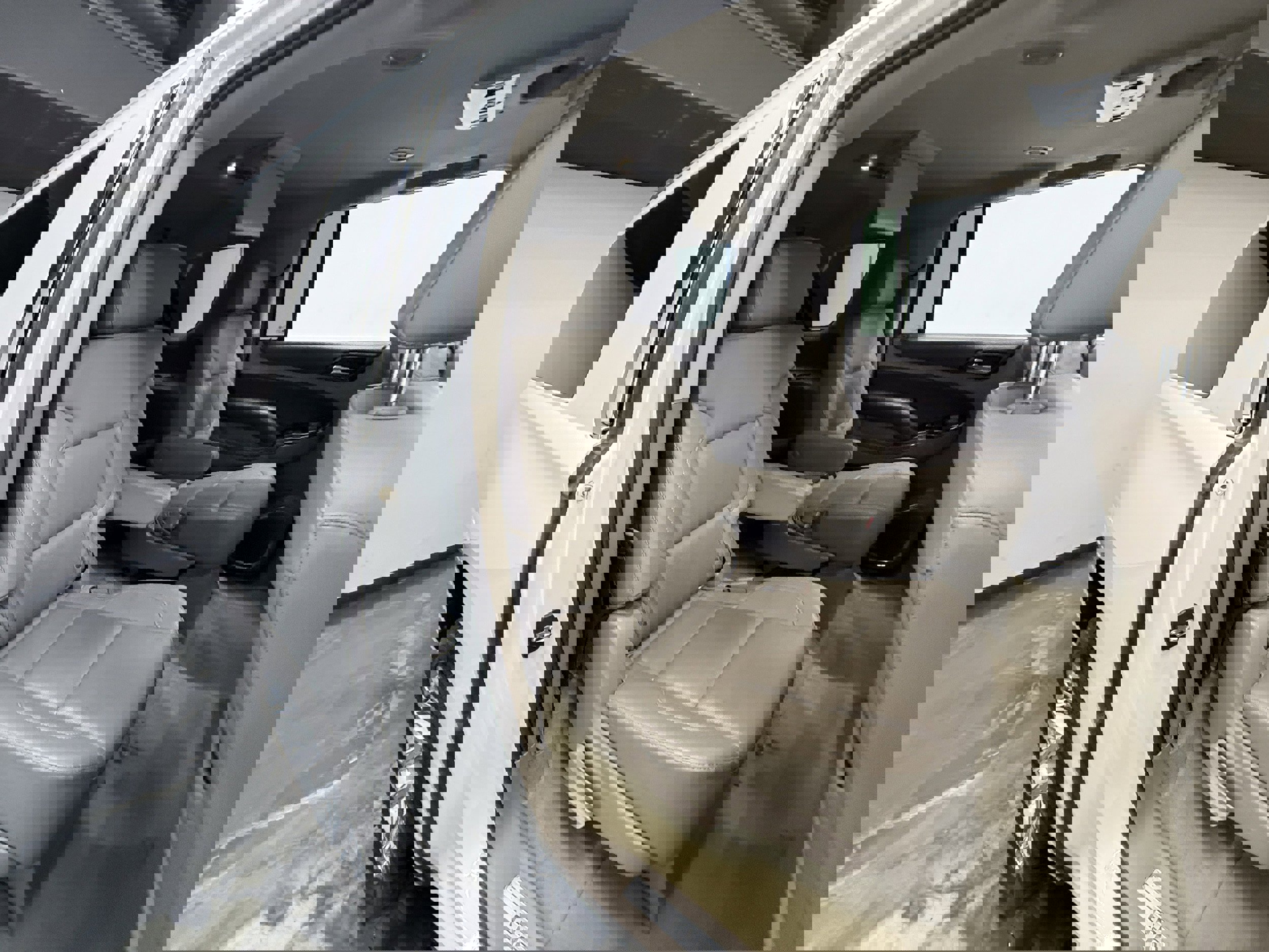 Used 2017 Chevrolet Suburban Premier image 30