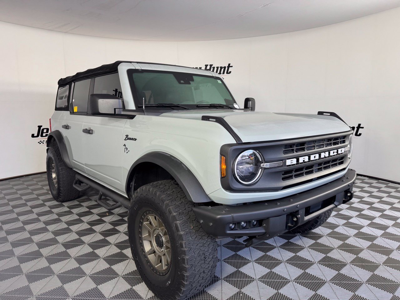 Used 2022 Ford Bronco Black Diamond AWD/4WD image 6