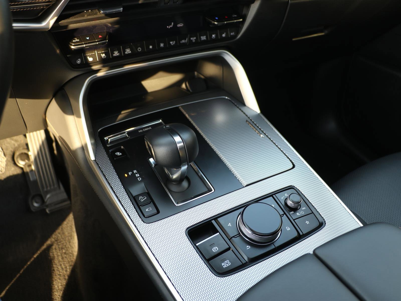 Certified 2025 MAZDA CX-70 Plug-In Hybrid w/ Premium Plus image 14