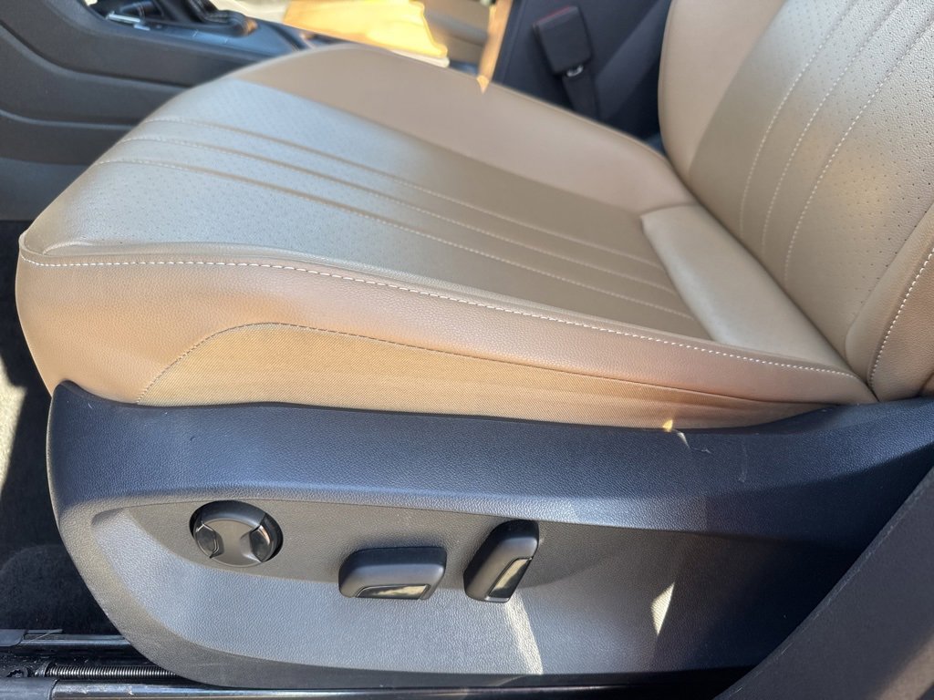 Used 2024 Volkswagen Tiguan Wolfsburg Edition image 17