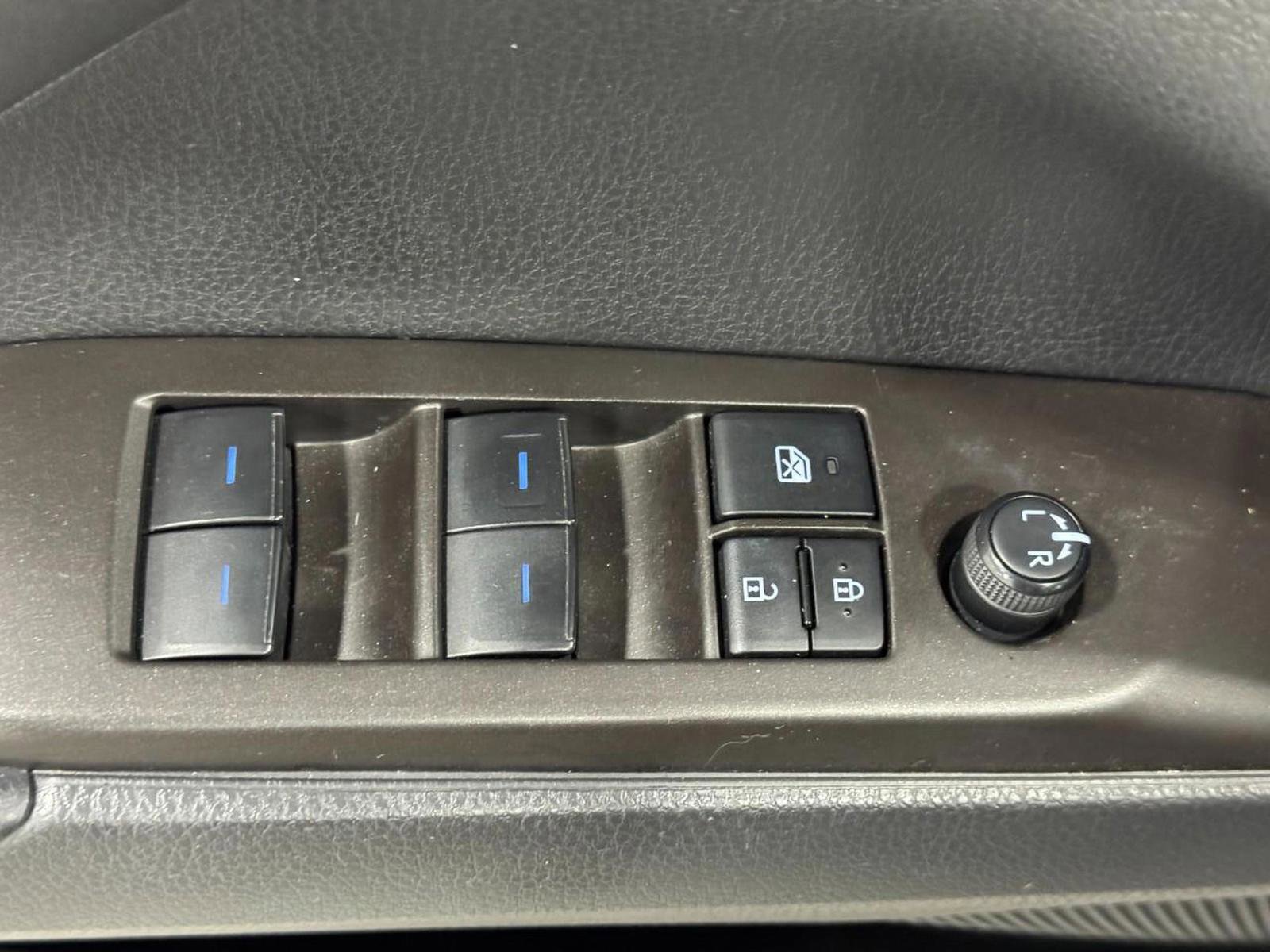 Used 2022 Toyota Camry LE image 23