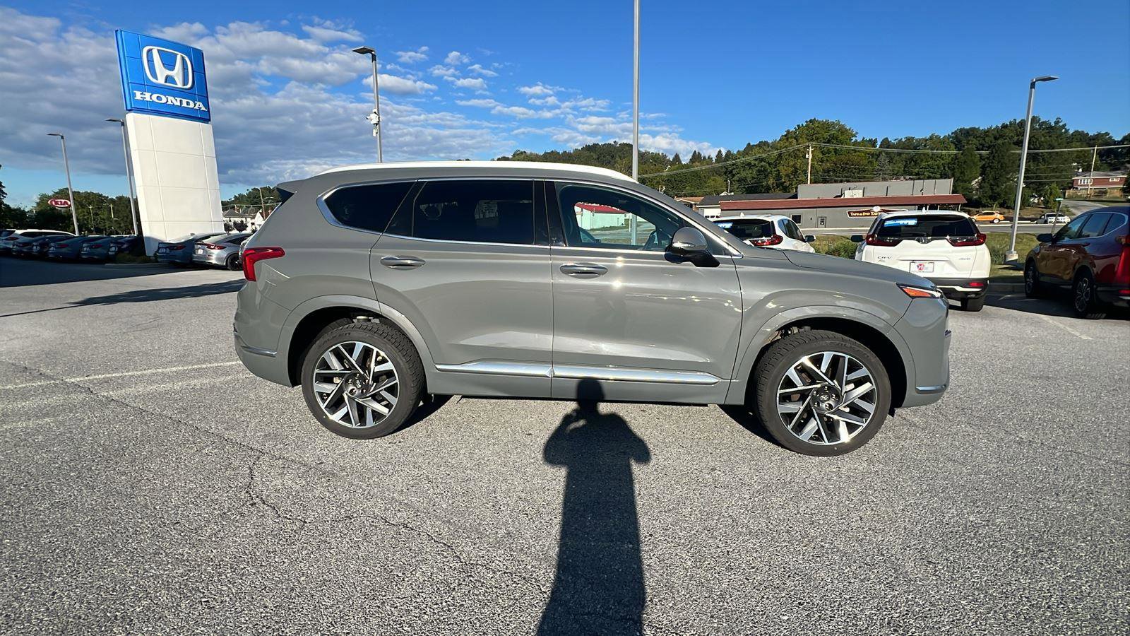 Used 2023 Hyundai Santa Fe Calligraphy image 3