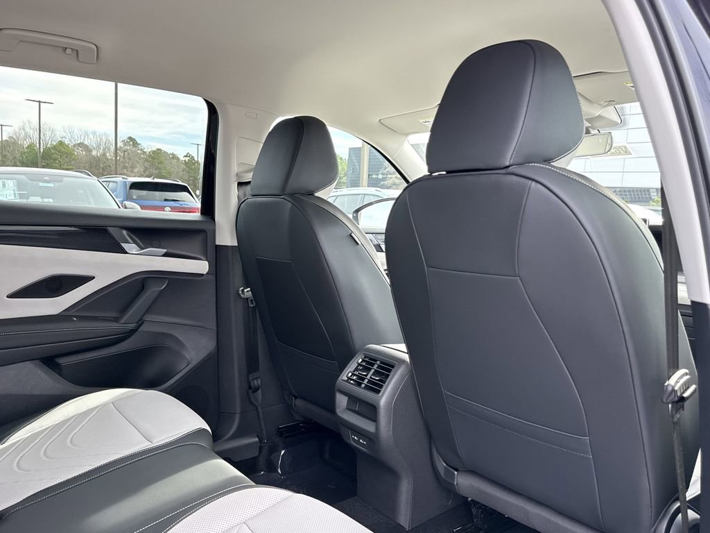 New 2026 Volkswagen Tiguan SE image 18