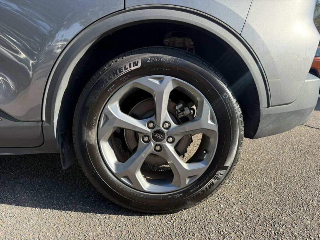 Used 2025 Ford Escape ST-Line FWD image 9