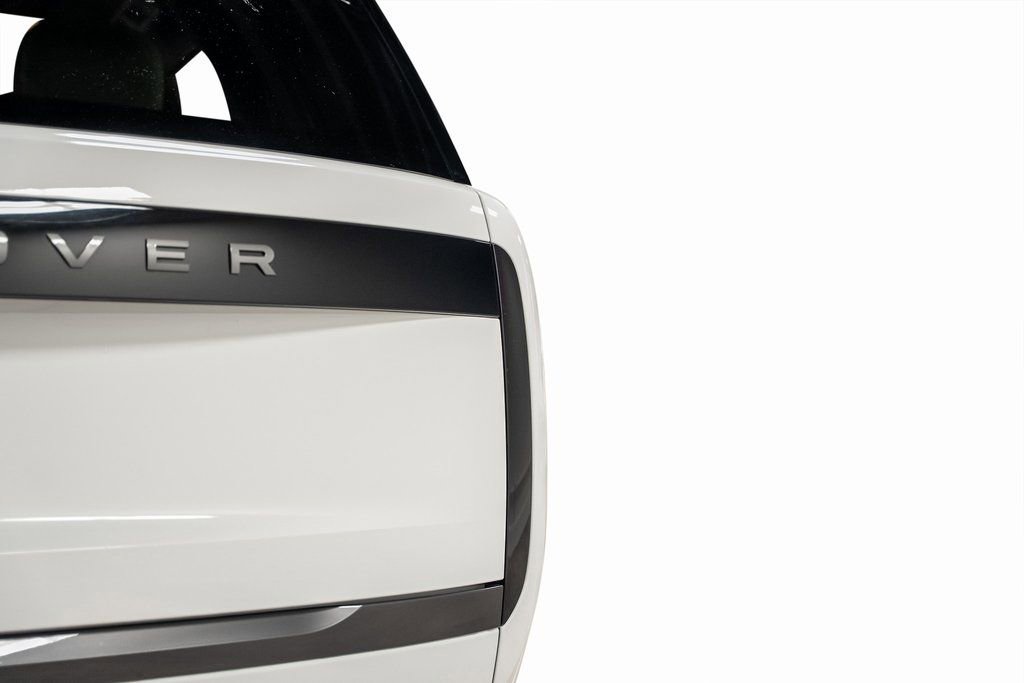 Used 2025 Land Rover Range Rover SE image 22