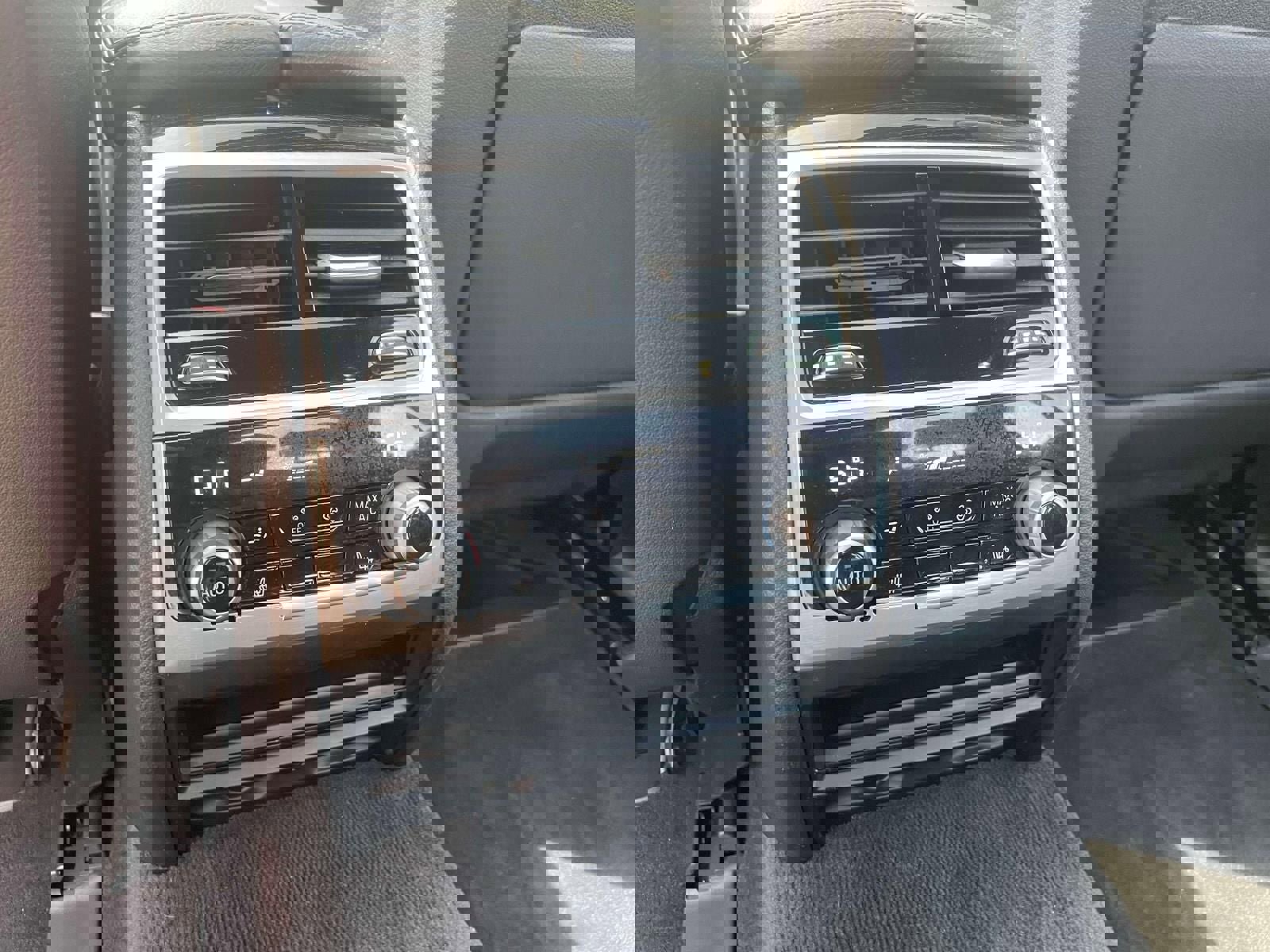 Used 2019 BMW 740i xDrive w/ M Sport Package image 13