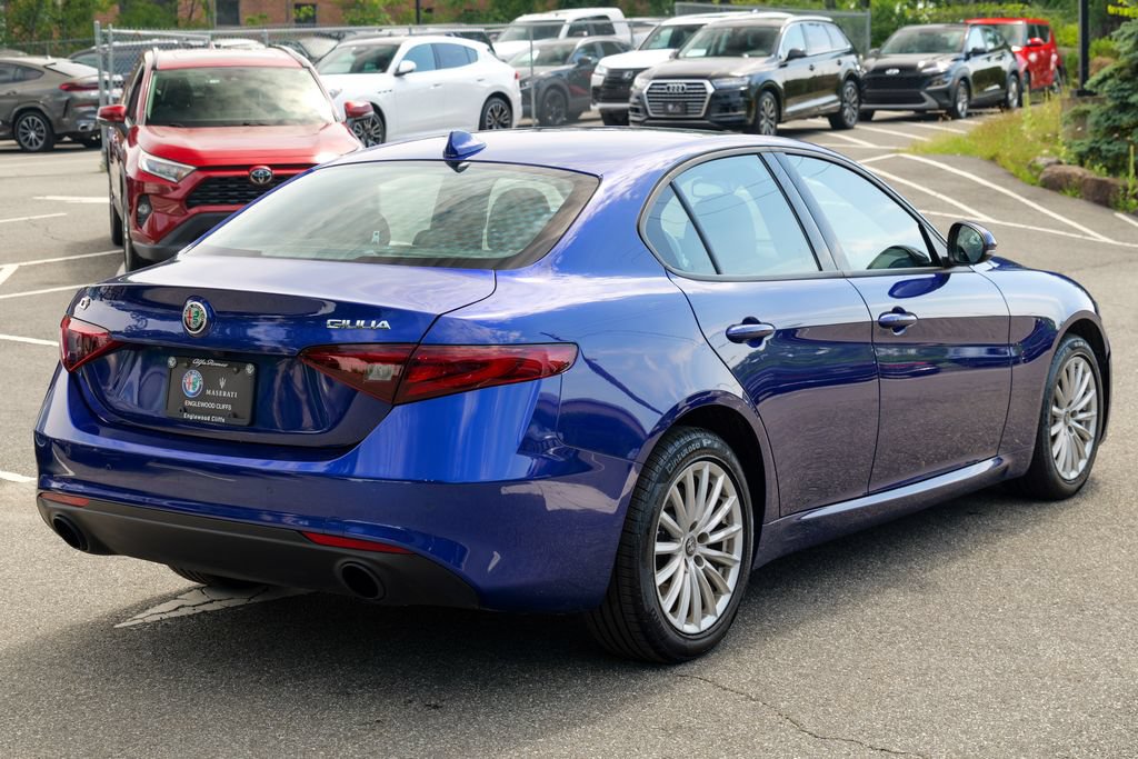 Used 2023 Alfa Romeo Giulia Sprint AWD/4WD image 7