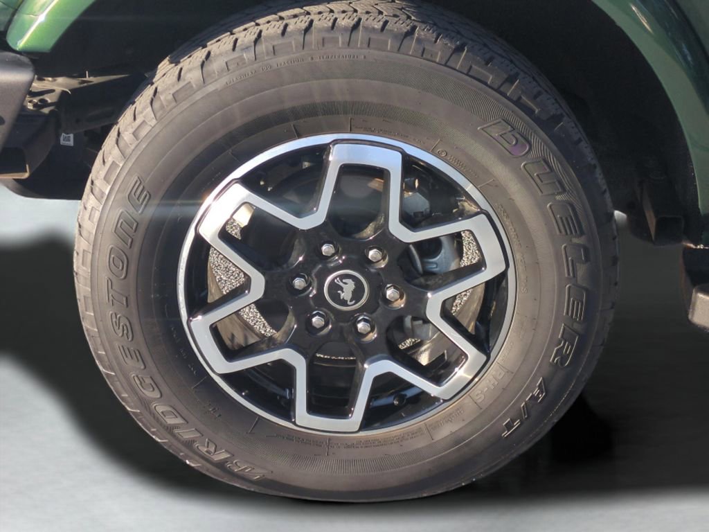 Used 2023 Ford Bronco Outer Banks image 18