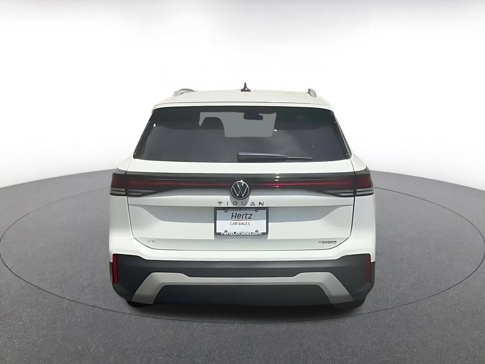 Used 2026 Volkswagen Tiguan SE AWD/4WD image 12