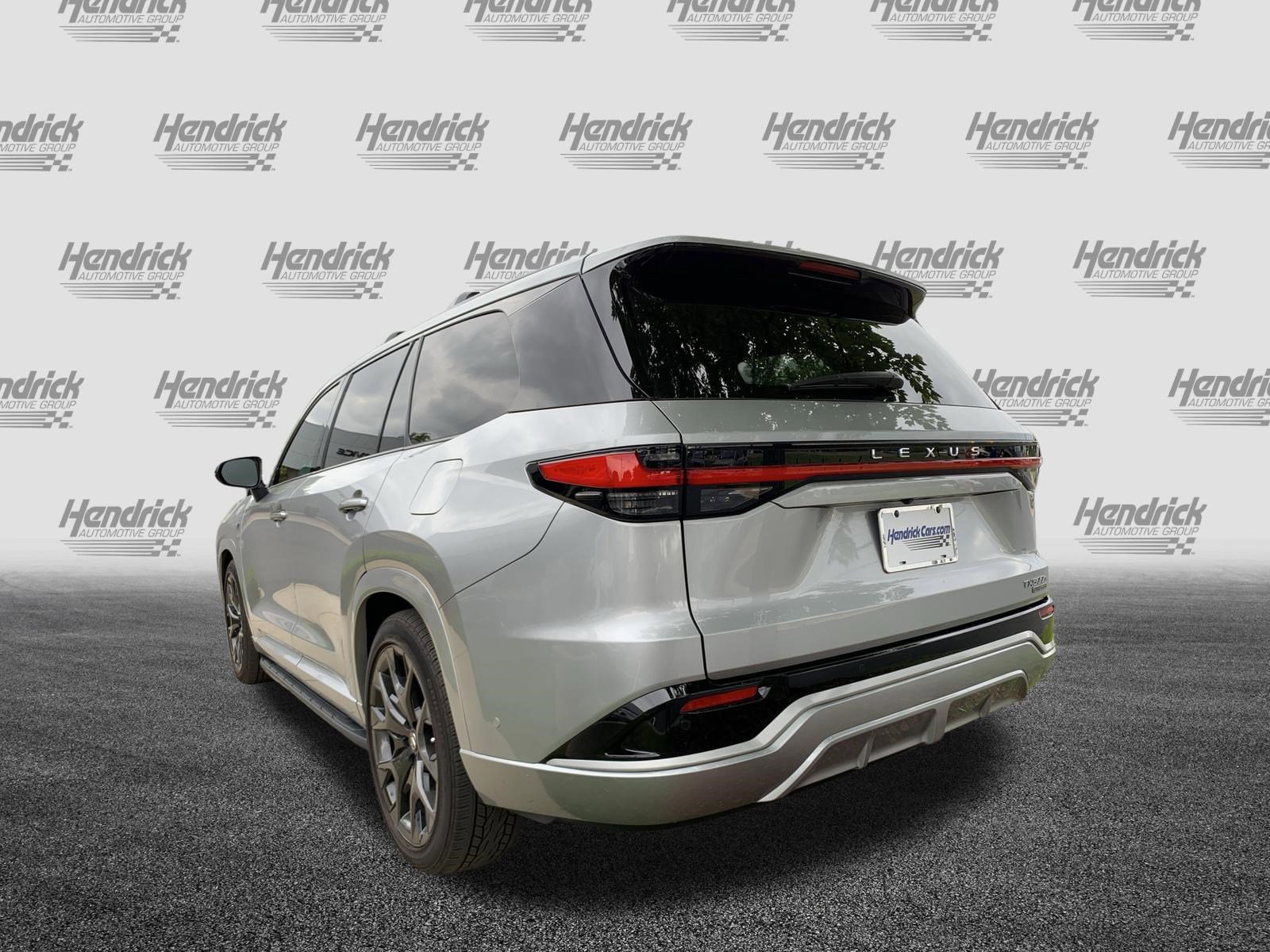 Used 2025 Lexus TX 500h AWD w/ Technology Package image 8