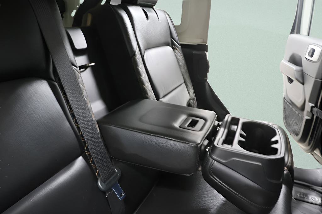 Used 2021 Jeep Wrangler Unlimited Sahara AWD/4WD image 29