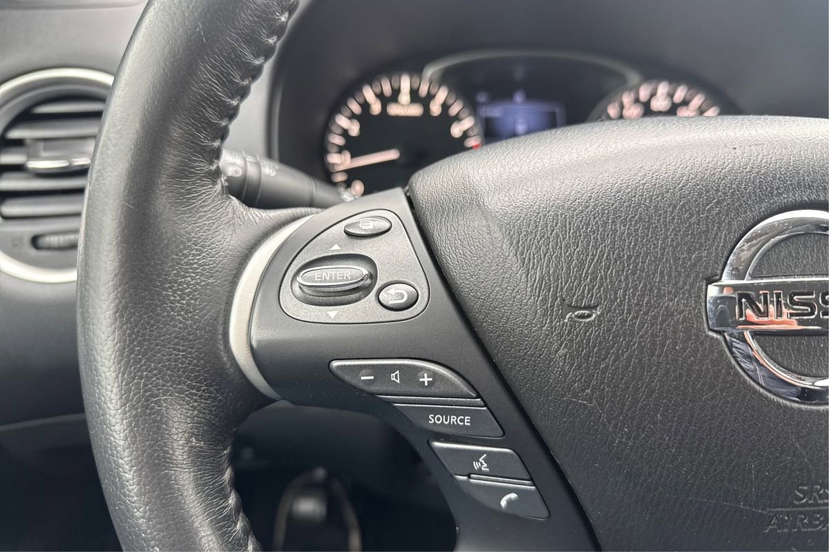 Used 2020 Nissan Pathfinder SL FWD image 33