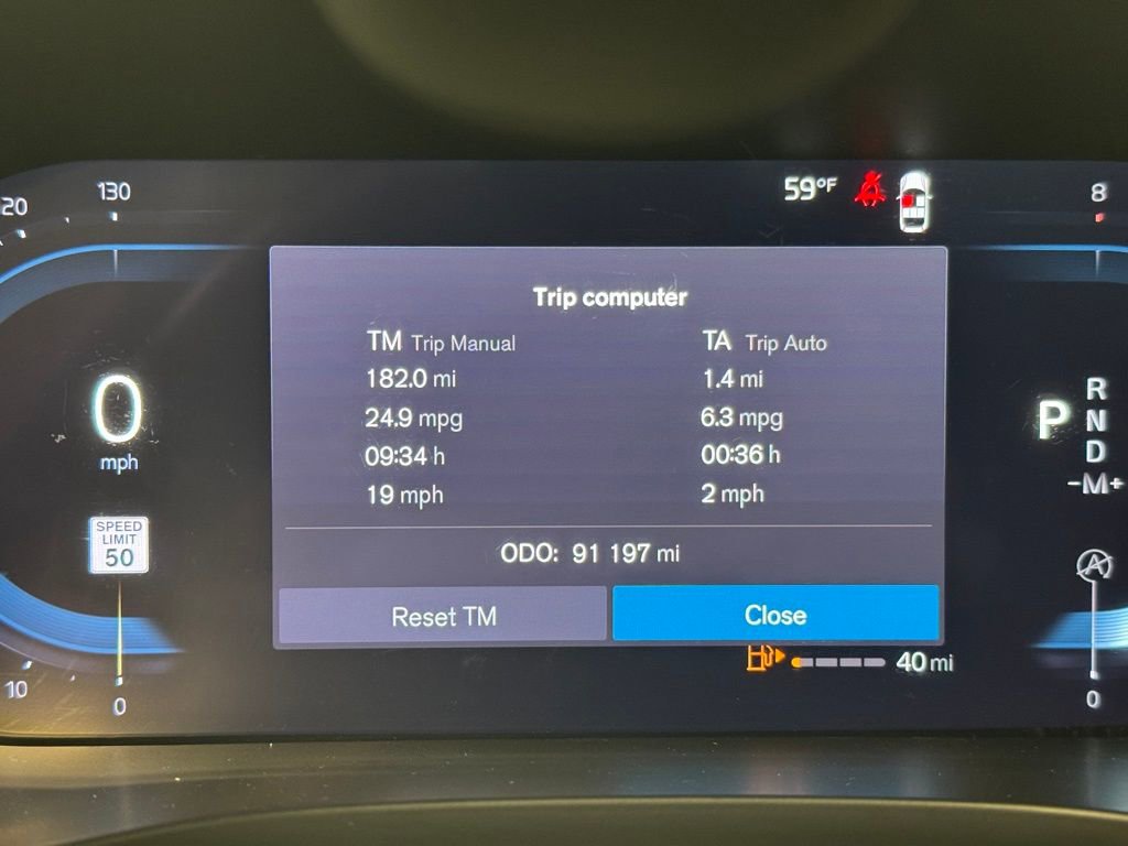 Used 2023 Volvo XC60 B5 Plus image 33