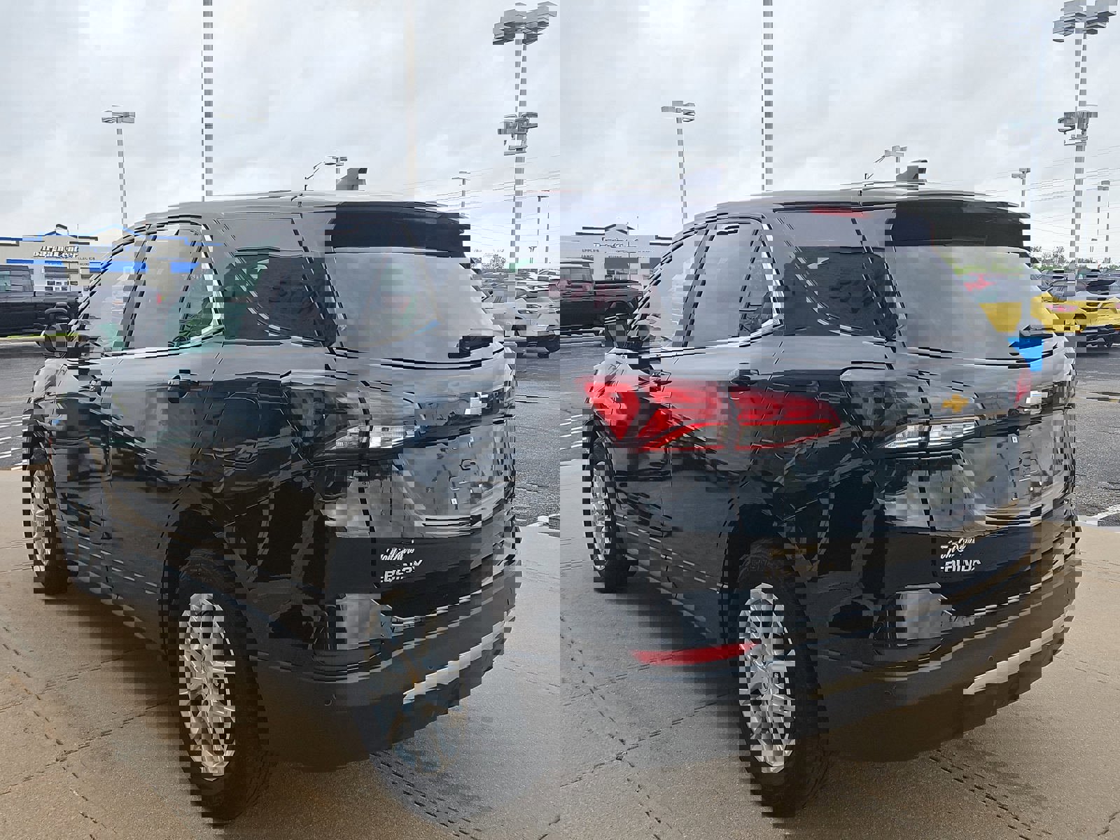 Used 2024 Chevrolet Equinox LT image 3