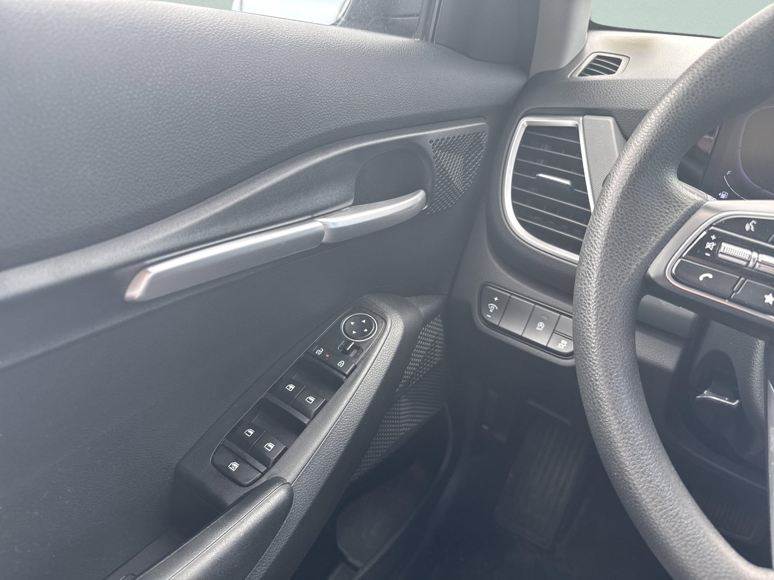 Used 2024 Kia Seltos LX AWD/4WD image 30