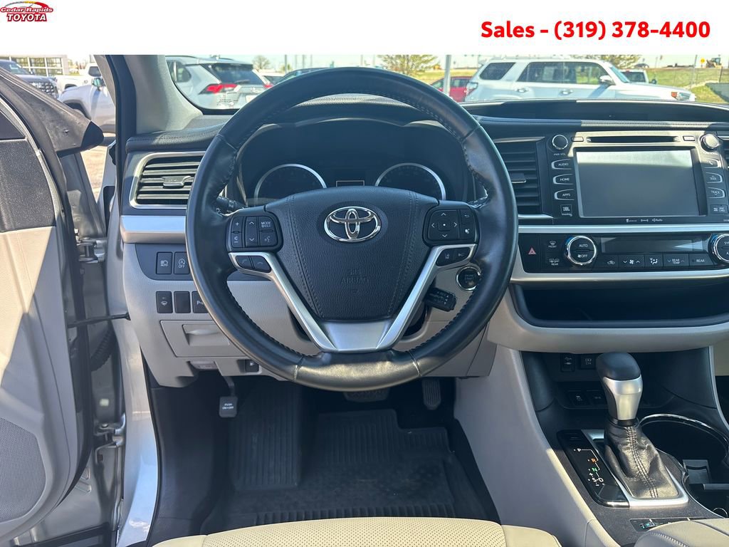 Certified 2018 Toyota Highlander Limited AWD/4WD image 15