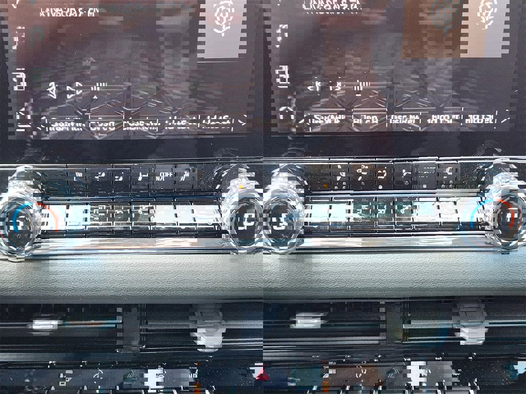 New 2025 GMC Canyon Elevation w/ Convenience Package image 14