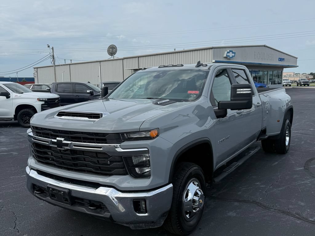 Used 2024 Chevrolet Silverado 3500 LT w/ Safety Package AWD/4WD image 23
