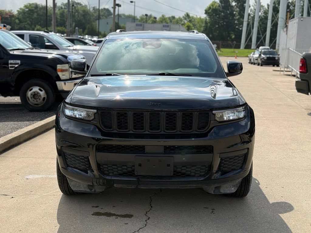 Used 2025 Jeep Grand Cherokee L Altitude AWD/4WD image 3