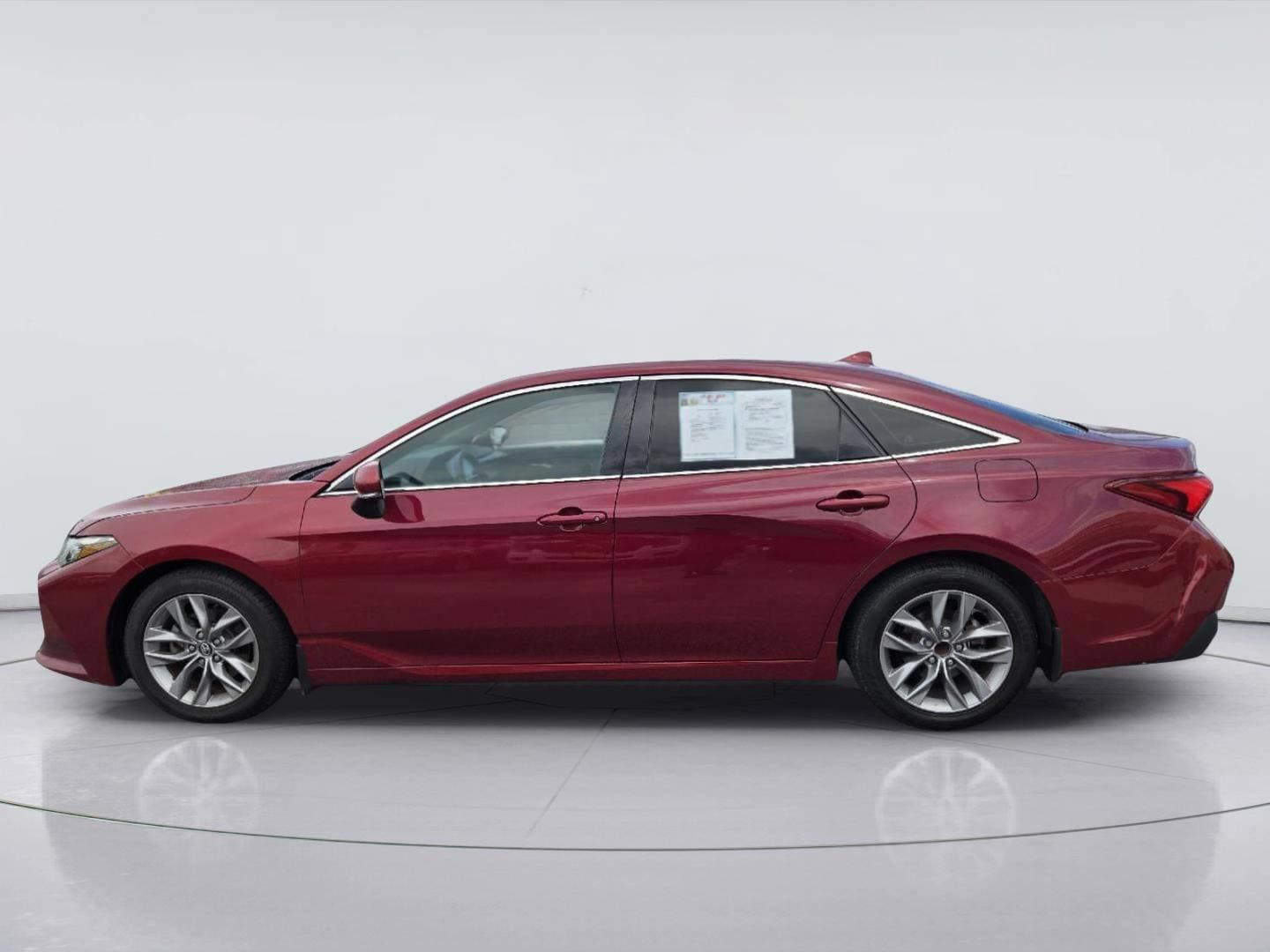 Used 2020 Toyota Avalon XLE w/ Moonroof Package FWD image 4