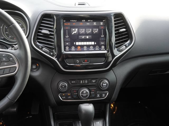 Used 2019 Jeep Cherokee Limited FWD image 16