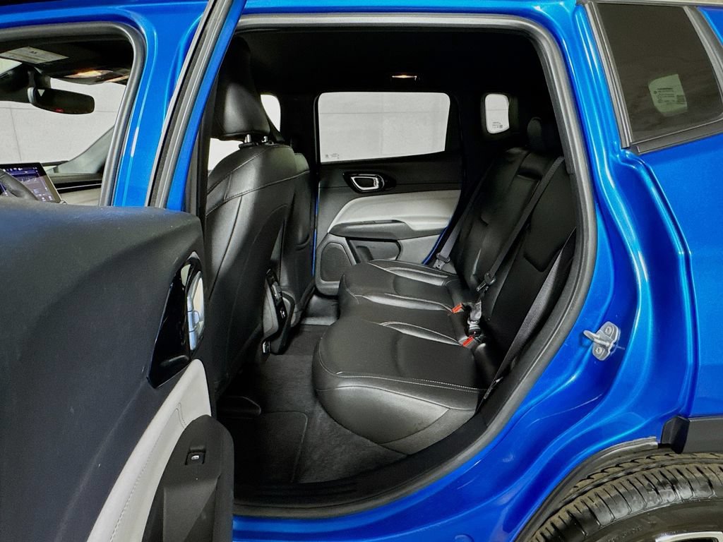 Used 2025 Jeep Compass Limited AWD/4WD image 20