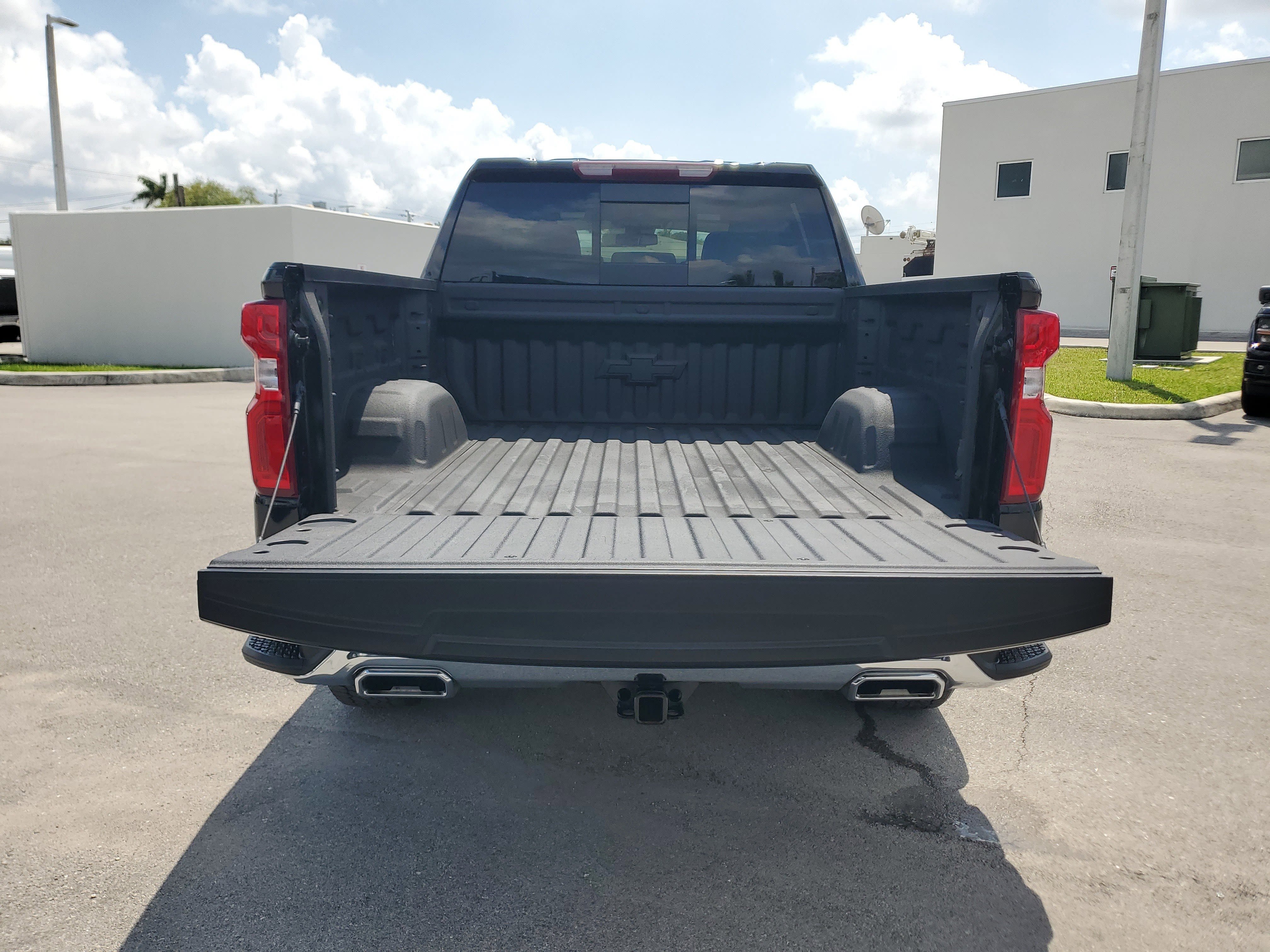 Used 2024 Chevrolet Silverado 1500 LTZ AWD/4WD image 29