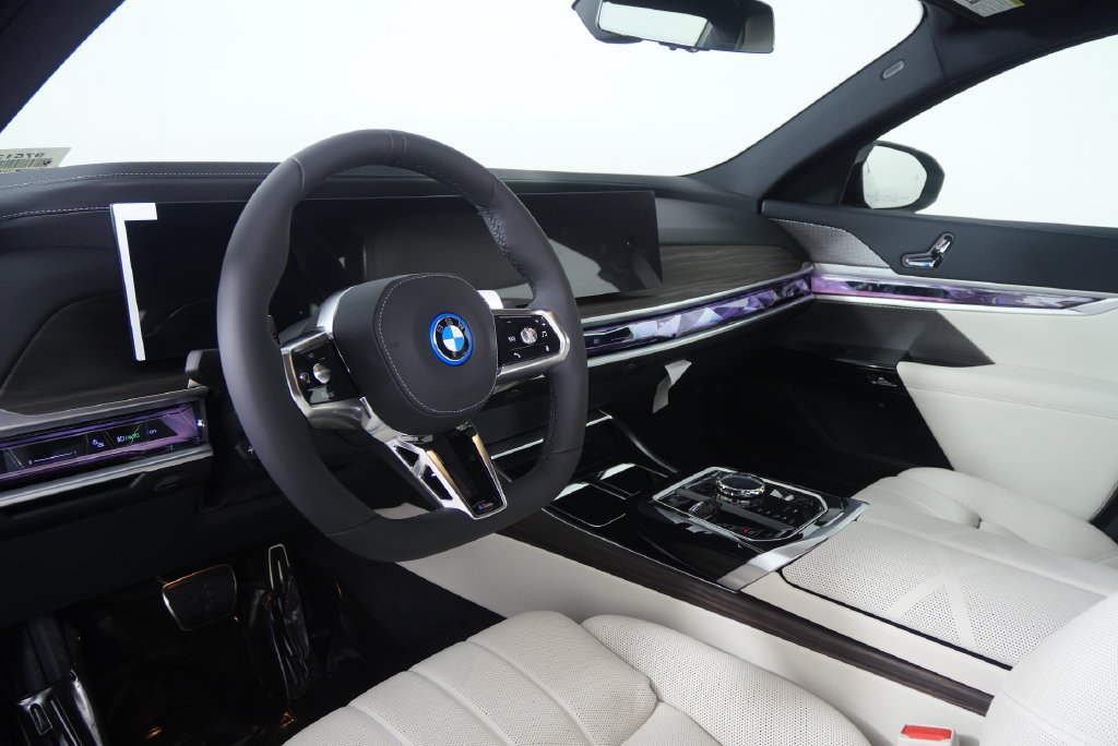 New 2026 BMW 750e xDrive AWD/4WD image 13