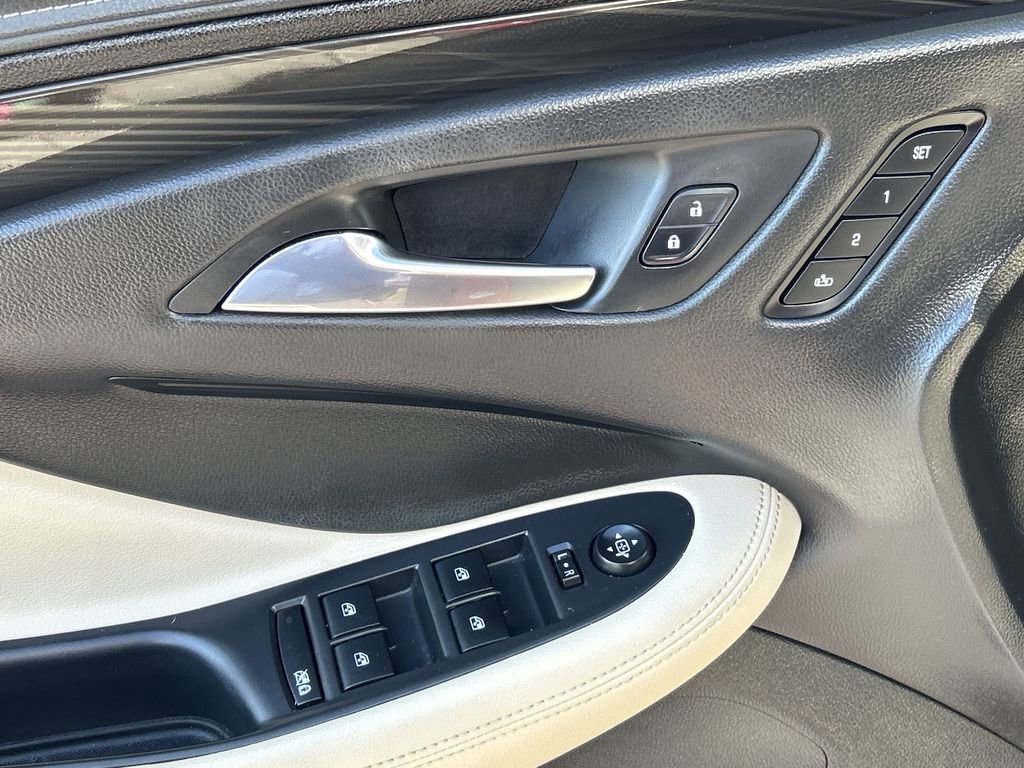 Used 2020 Buick Envision Essence image 19