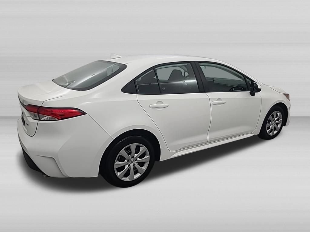 Used 2024 Toyota Corolla LE FWD image 3