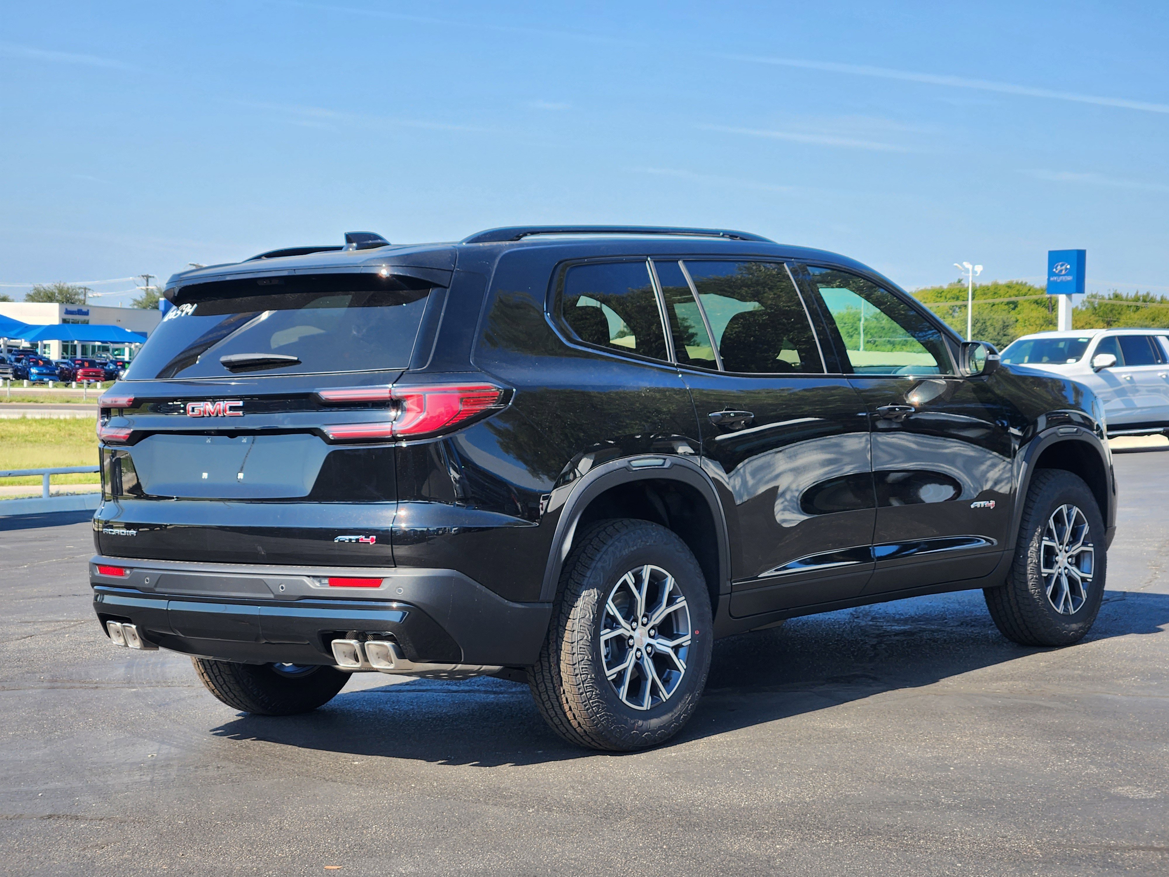 New 2026 GMC Acadia AT4 image 4