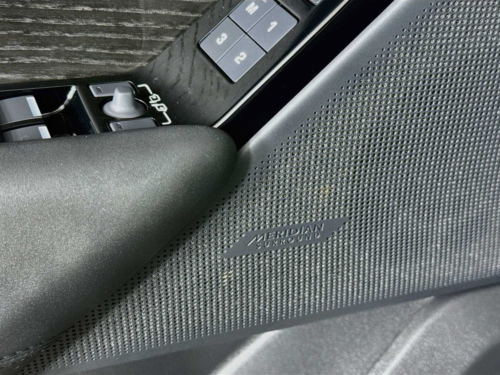 Used 2026 Land Rover Range Rover Velar Dynamic SE AWD/4WD image 19