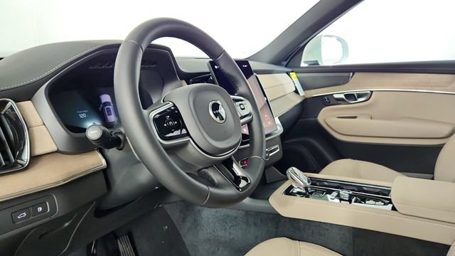New 2026 Volvo XC90 T8 Plus w/ Protection Package Premier AWD/4WD image 12