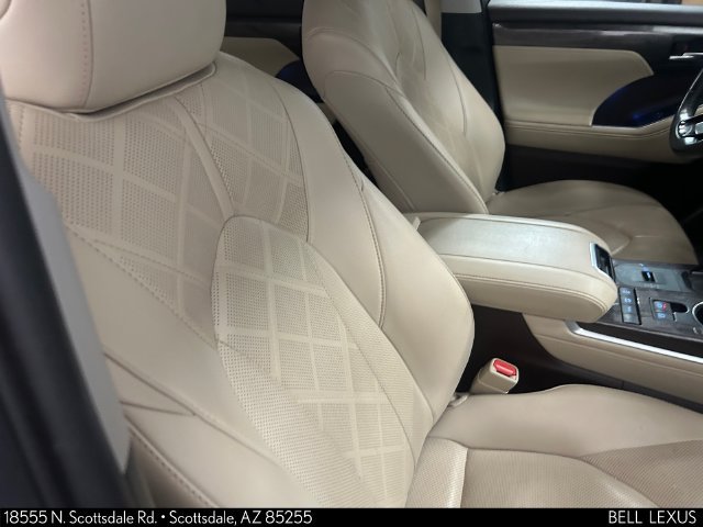 Used 2021 Toyota Highlander Platinum AWD/4WD image 10