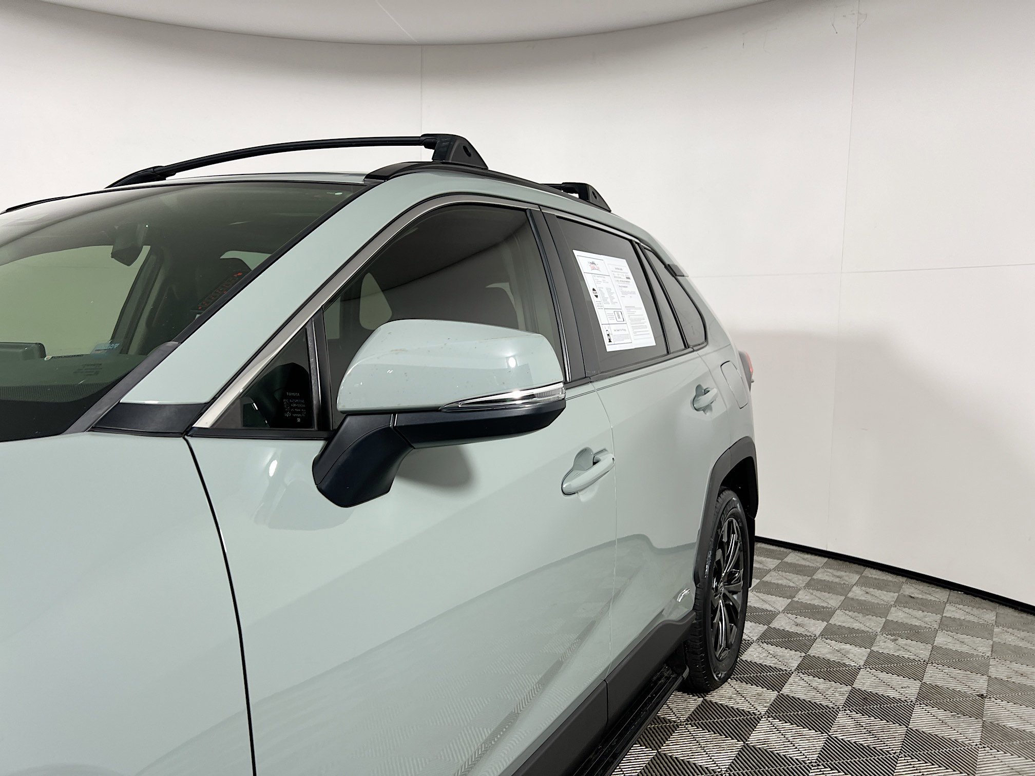 Used 2022 Toyota RAV4 XLE Premium image 13