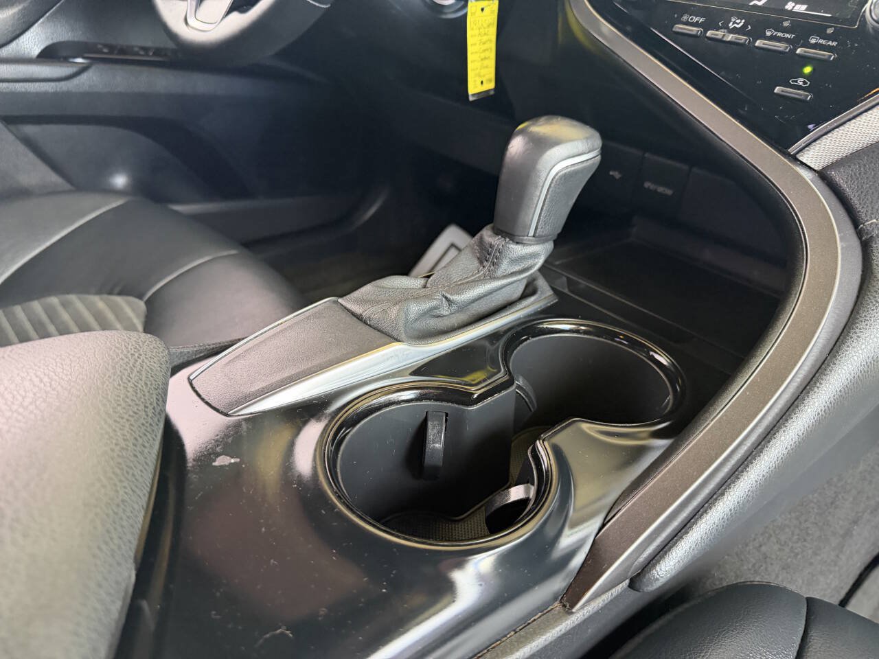 Used 2020 Toyota Camry SE FWD image 24