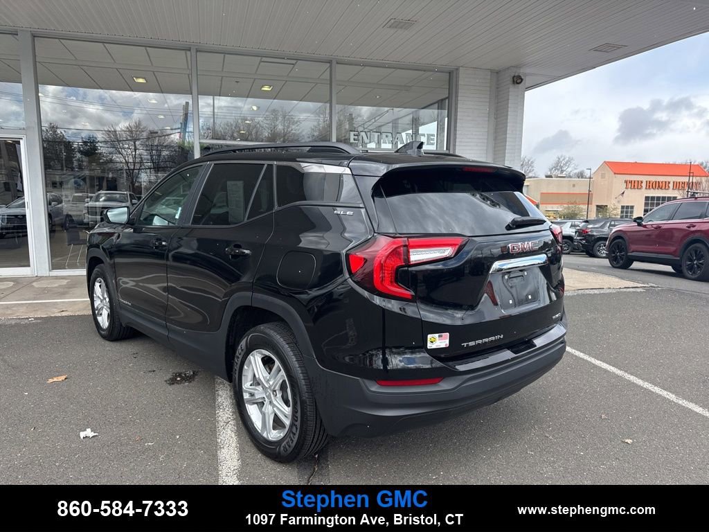 Used 2022 GMC Terrain SLE w/ Driver Convenience Package image 5