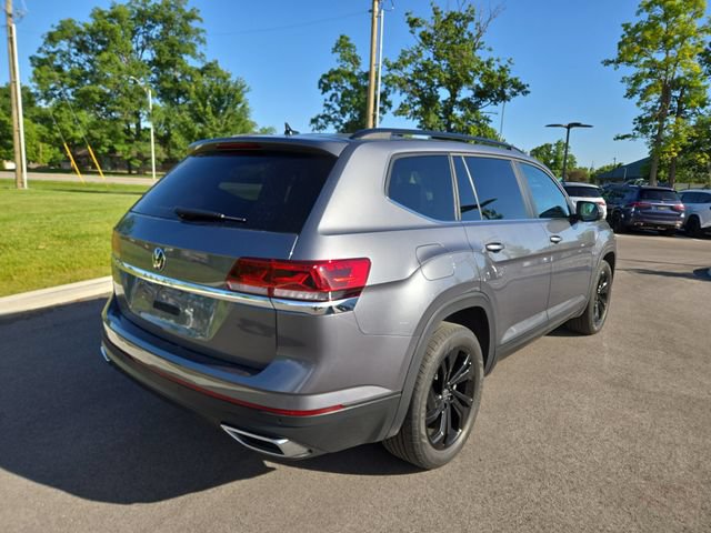Used 2023 Volkswagen Atlas SE w/ Panoramic Sunroof Package FWD image 3