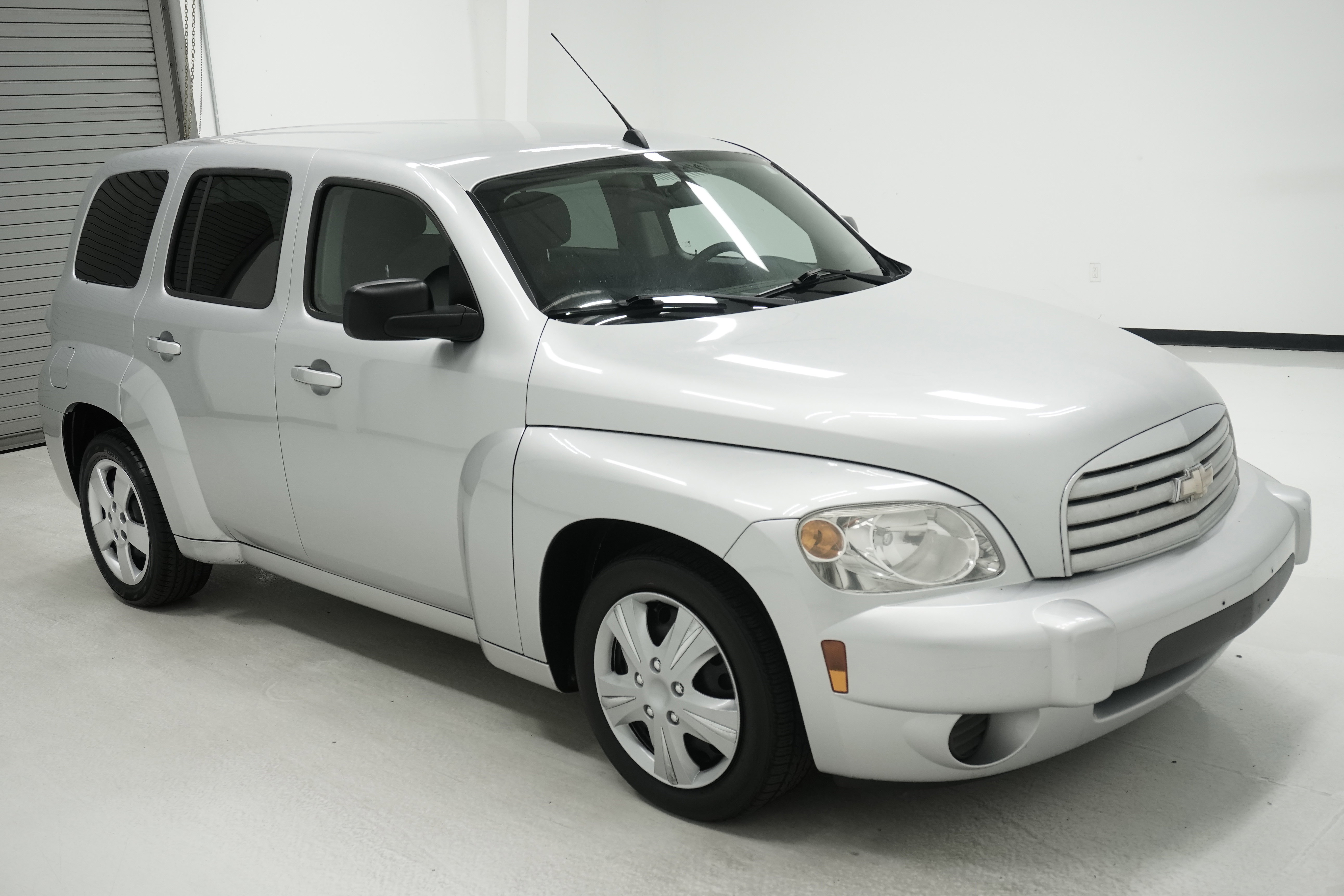 Used 2010 Chevrolet HHR LS FWD image 3