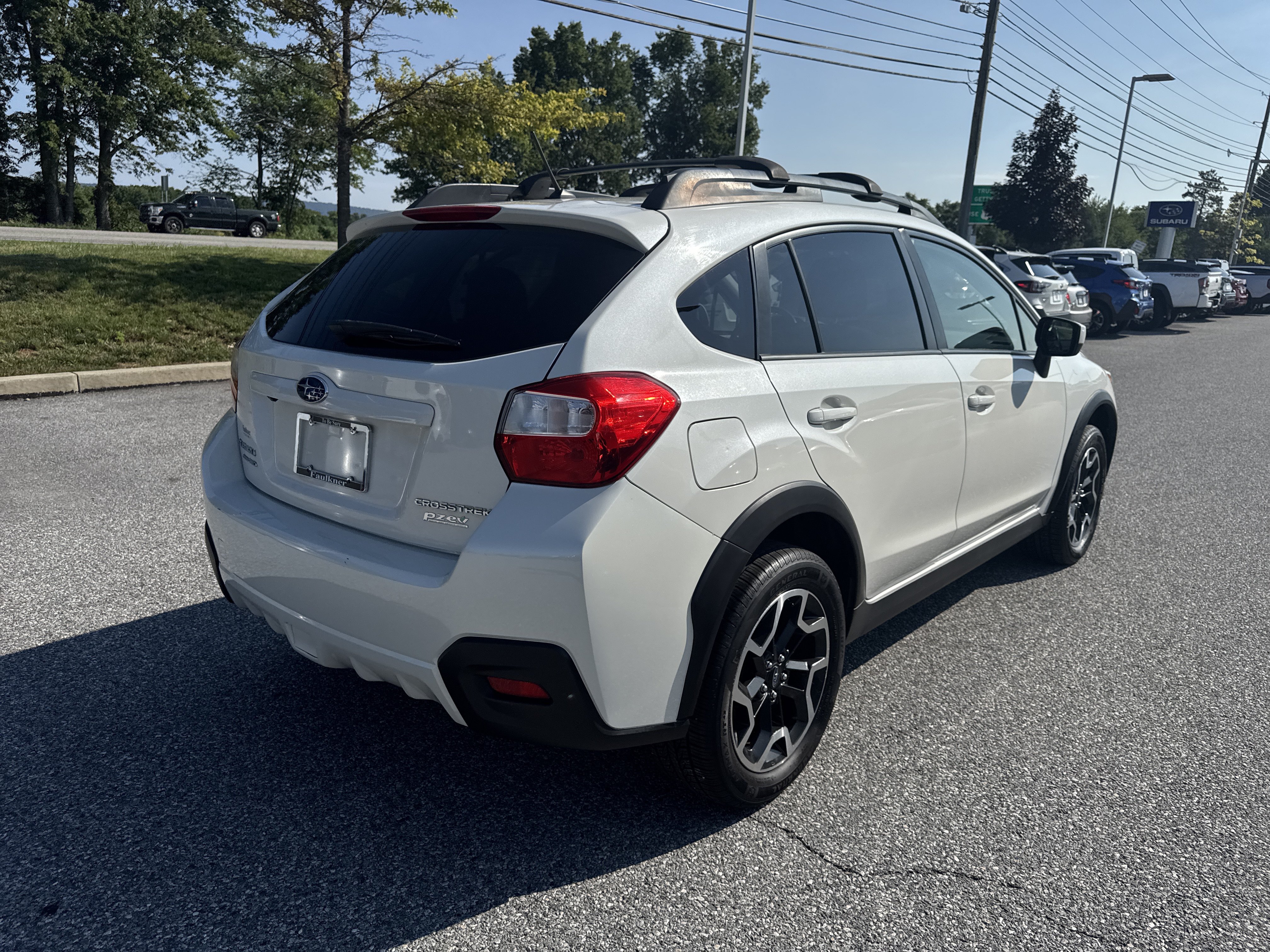 Used 2017 Subaru Crosstrek 2.0i Premium AWD/4WD image 28