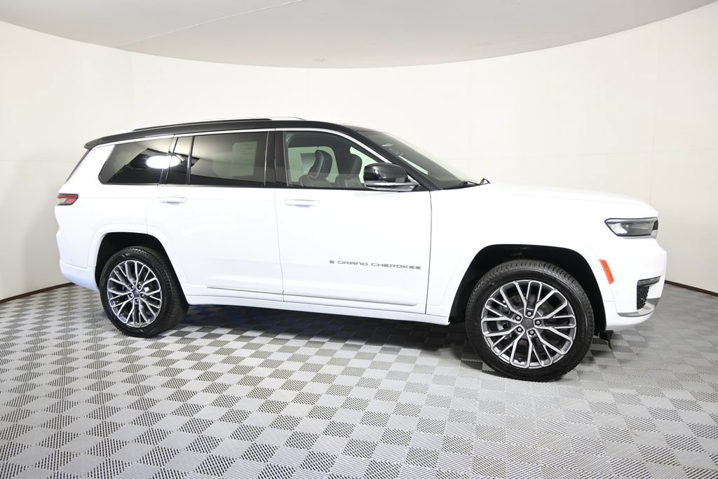 Used 2023 Jeep Grand Cherokee L Summit AWD/4WD image 8