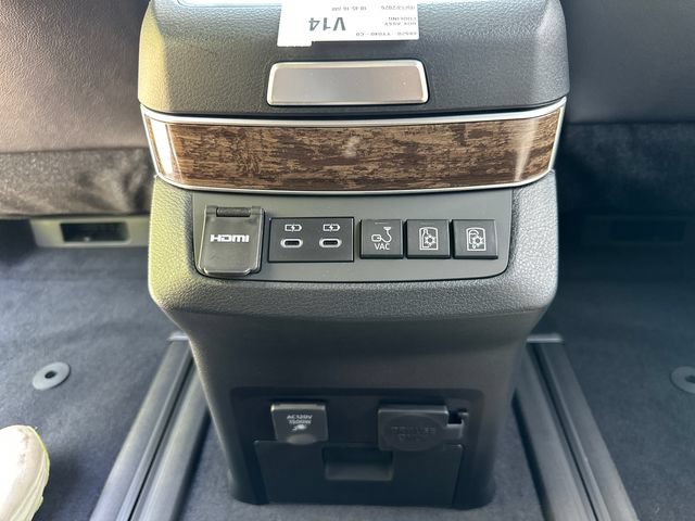 New 2026 Toyota Sienna Platinum AWD/4WD image 16