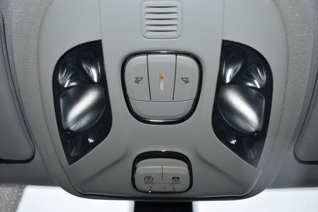 Used 2018 Jeep Compass Latitude w/ Popular Equipment Group image 32