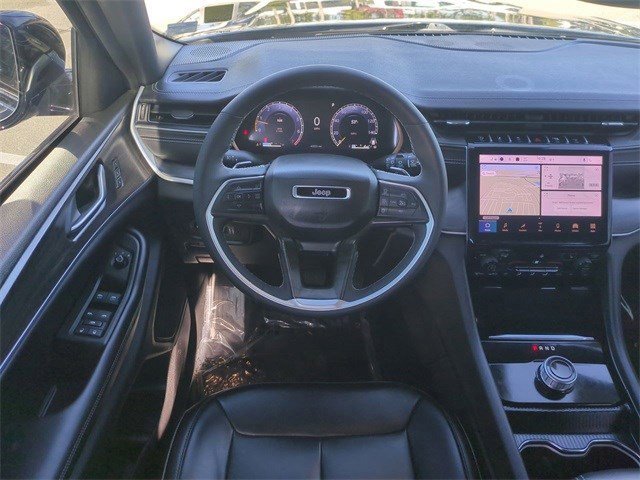 Used 2024 Jeep Grand Cherokee Limited image 16