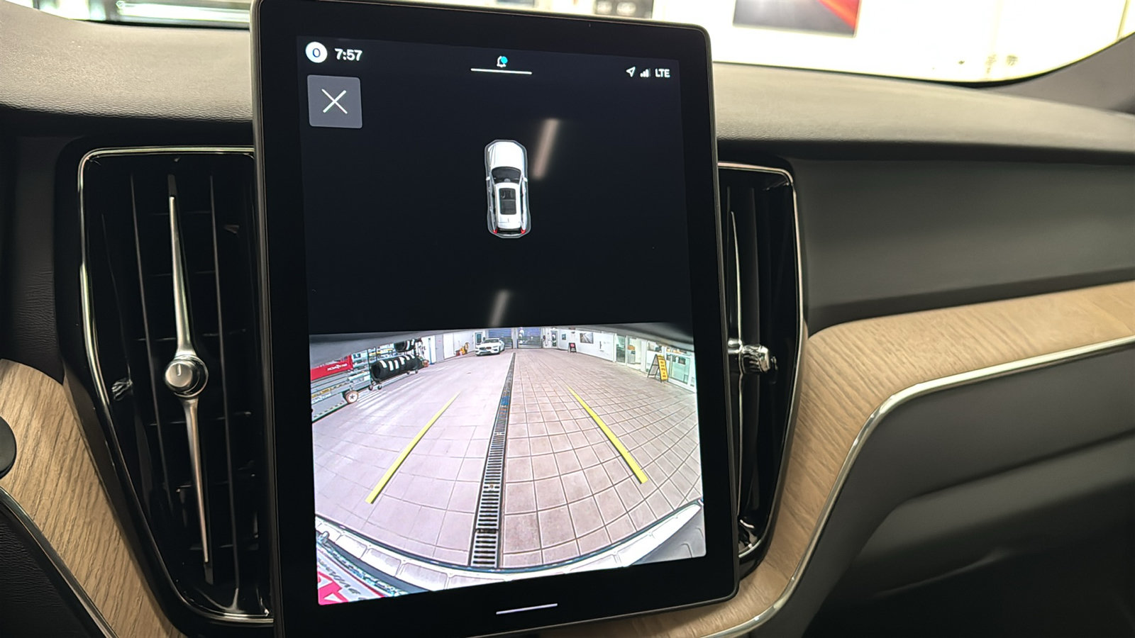 New 2027 Volvo XC60 B5 Core AWD/4WD image 18