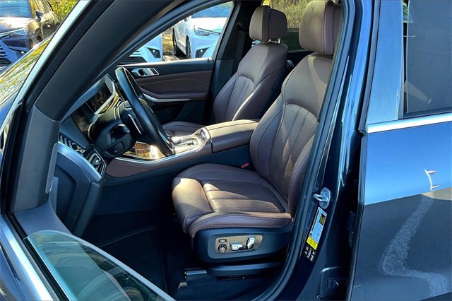 Used 2019 BMW X5 xDrive40i w/ Executive Package image 21