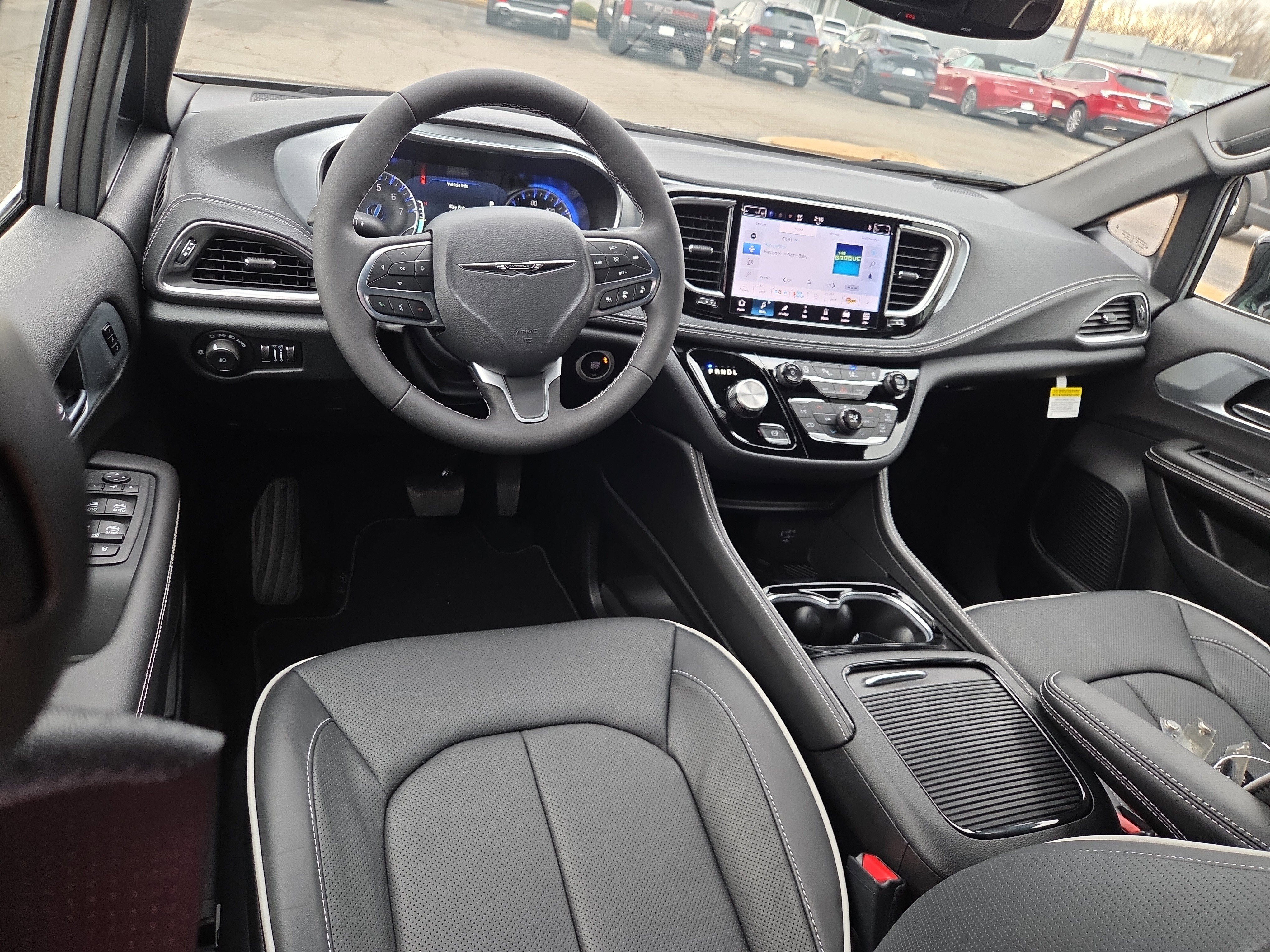 New 2026 Chrysler Pacifica Limited image 8