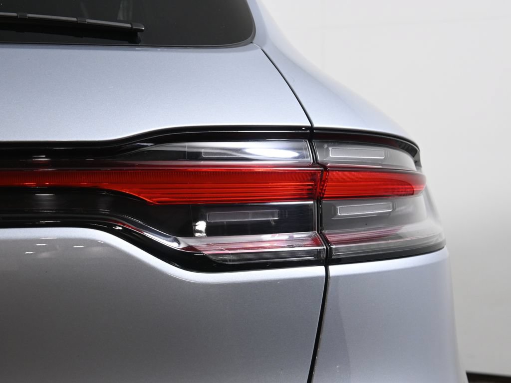 Used 2026 Porsche Macan AWD/4WD image 13